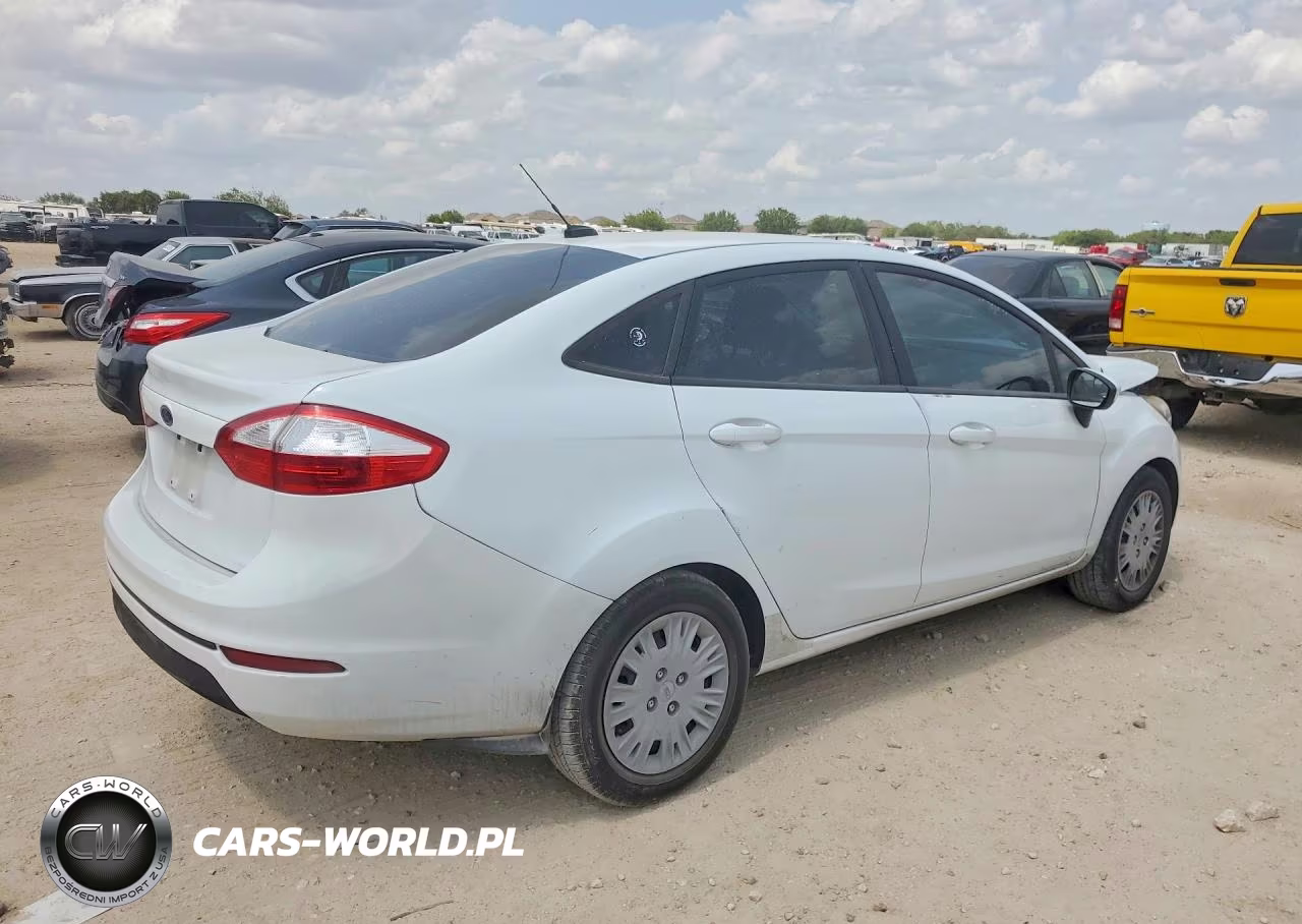 2016 Ford Fiesta S VIN:3FADP4AJ9GM104236 - 3