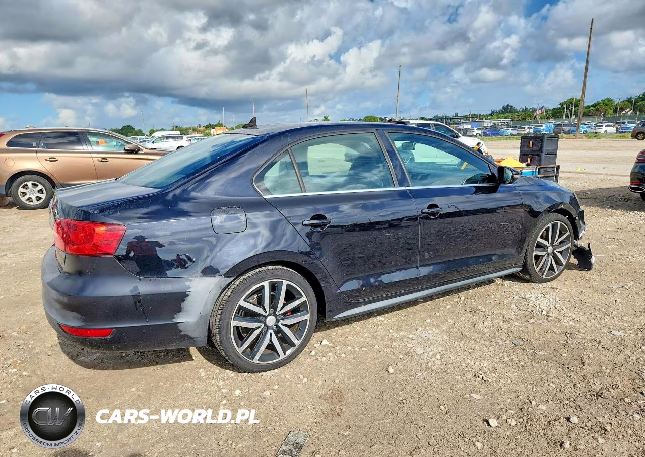 2013 Volkswagen Jetta Gli VIN:3VW467AJ2DM264658 - 3