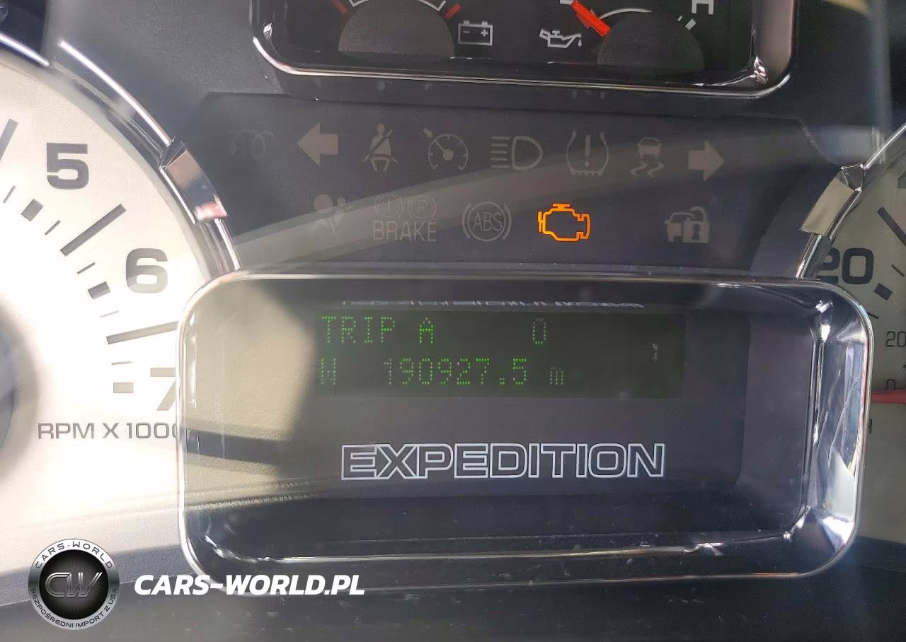 2011 Ford Expedition Limited VIN:1FMJU2A50BEF06170 - 9