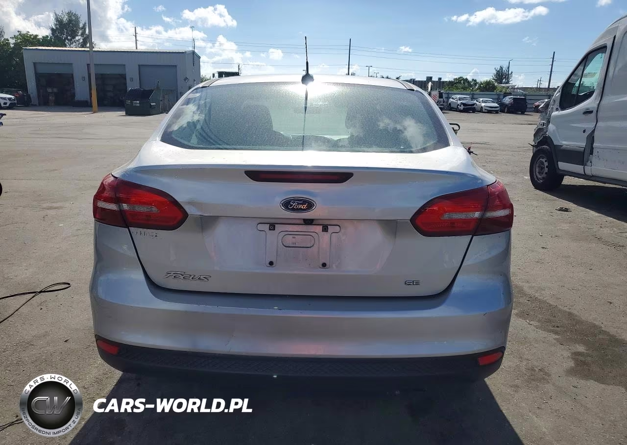 2017 Ford Focus Se VIN:1FADP3F26HL264279 - 6
