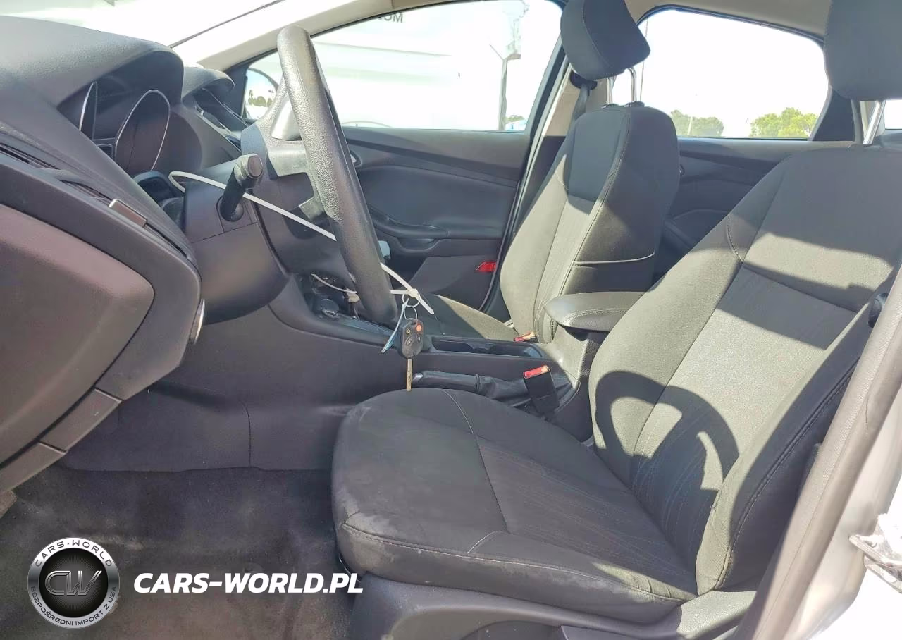 2017 Ford Focus Se VIN:1FADP3F26HL264279 - 7
