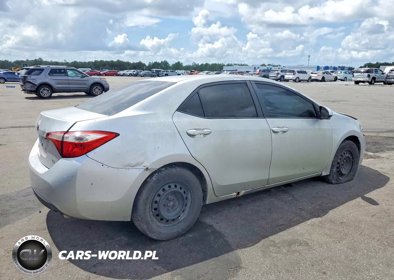 2014 Toyota Corolla Le VIN:5YFBURHE7EP119176 - 3