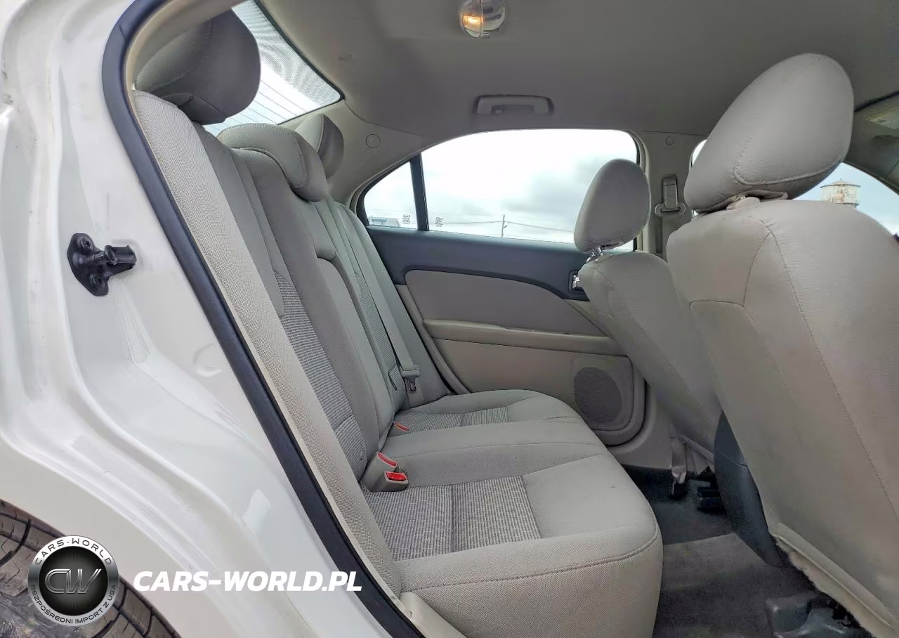 2011 Ford Fusion S VIN:3FAHP0GA6BR183197 - 10