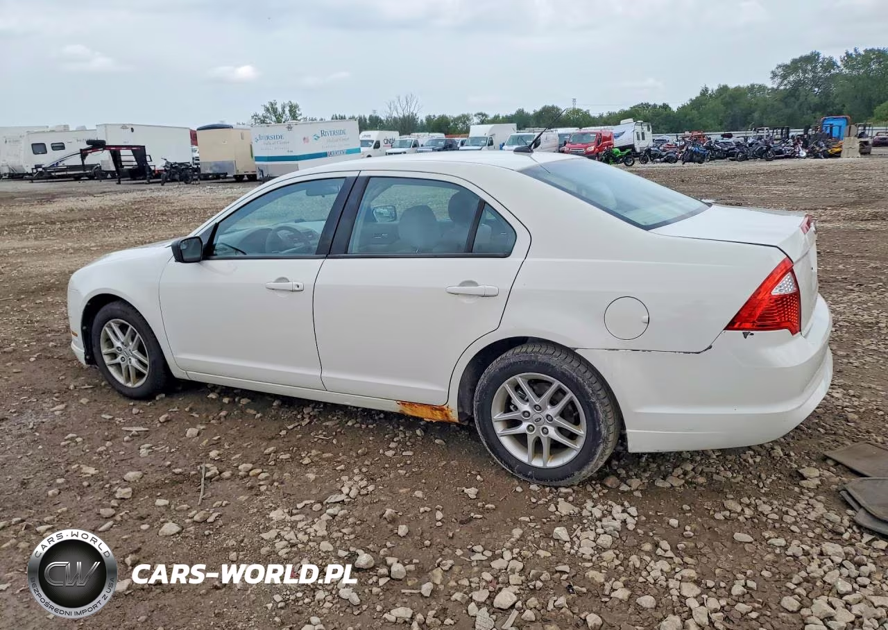 2011 Ford Fusion S VIN:3FAHP0GA6BR183197 - 2