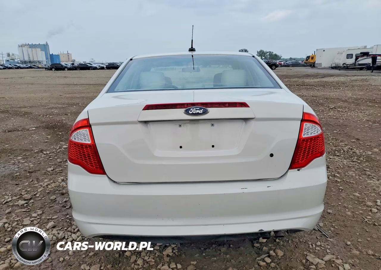 2011 Ford Fusion S VIN:3FAHP0GA6BR183197 - 6