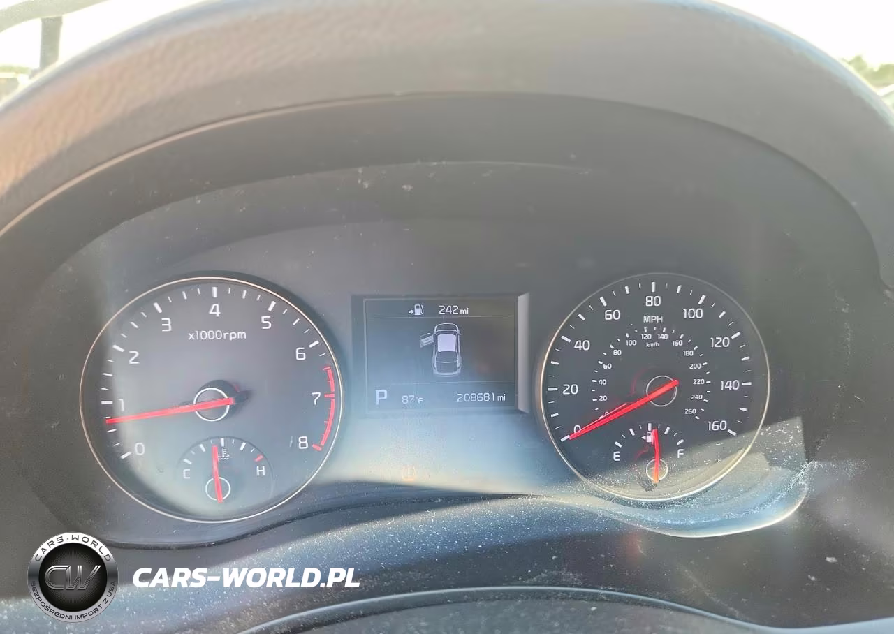 2017 Kia Cadenza Premium VIN:KNALC4J16H5042185 - 8