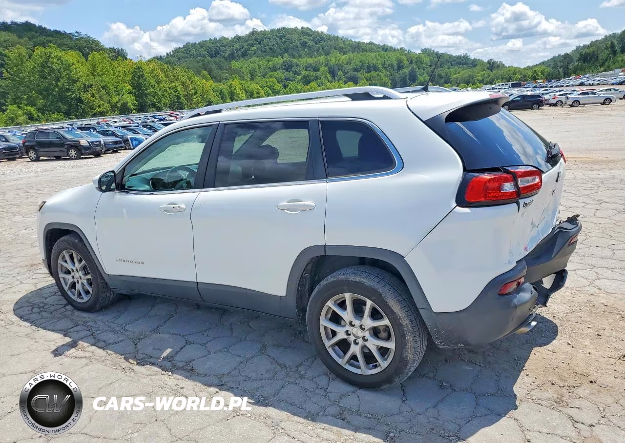 2015 Jeep Cherokee Latitude VIN:1C4PJLCB2FW782513 - 2