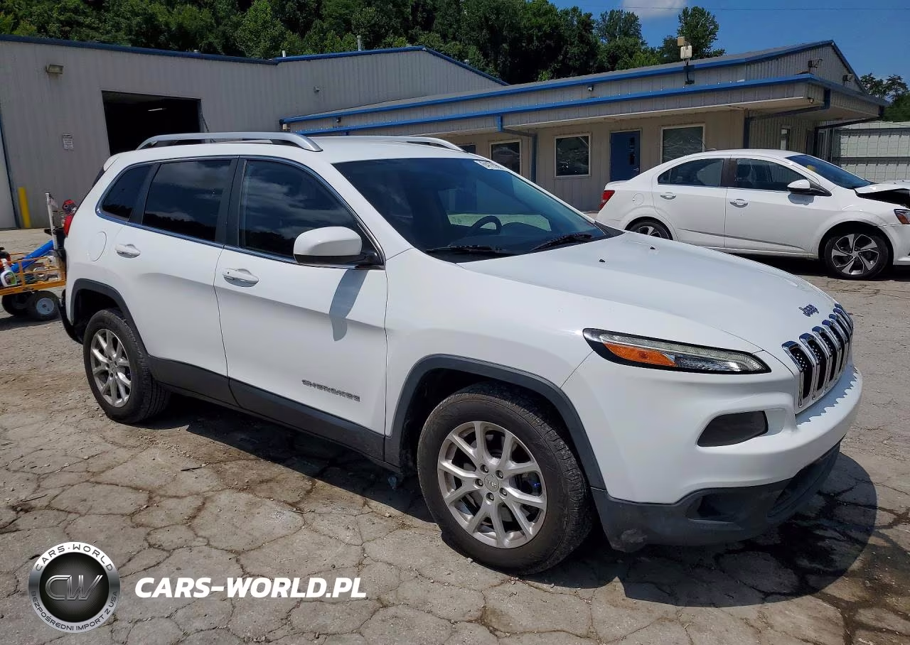 2015 Jeep Cherokee Latitude VIN:1C4PJLCB2FW782513 - 4