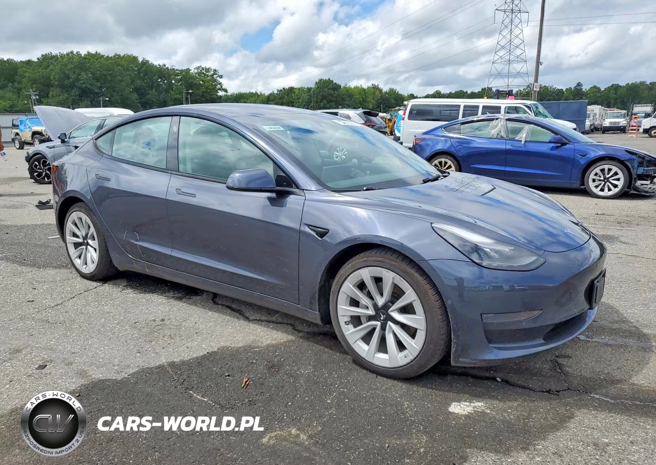 2022 Tesla Model 3 VIN:5YJ3E1EAXNF370662 - 4
