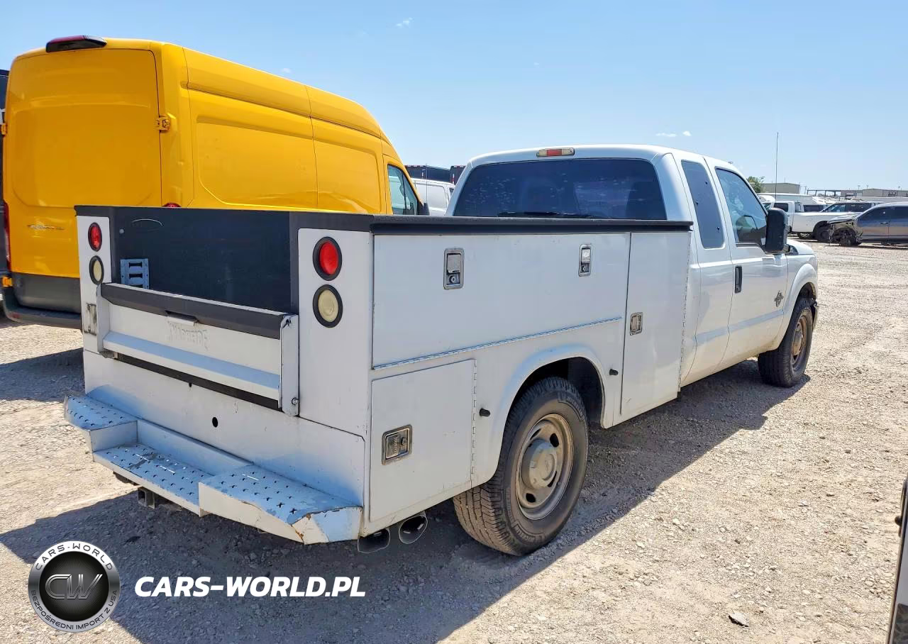 2011 Ford F250 Super Duty VIN:1FT7X2AT3BEA86411 - 3