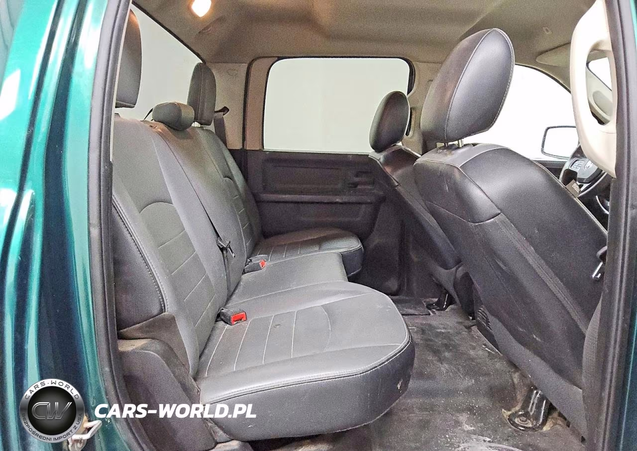 2021 Ram 1500 Classic Tradesman VIN:3C6RR7KG7MG635418 - 10