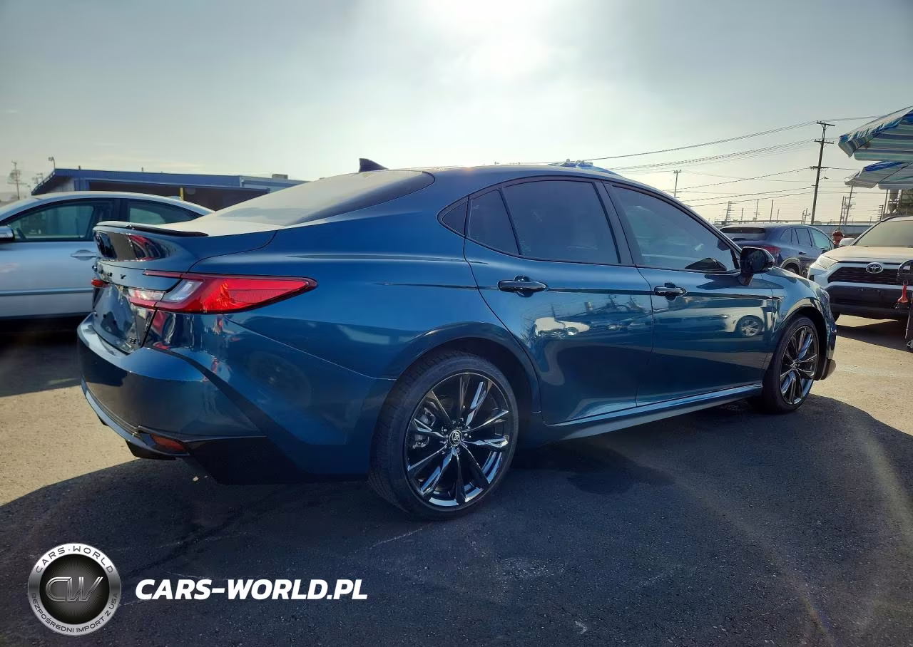 2026 Toyota Camry Le VIN:4T1DAACK5TU656365 - 3