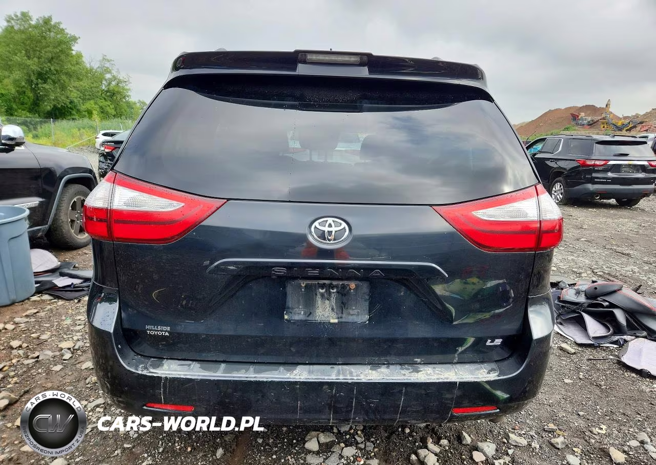 2018 Toyota Sienna Le VIN:5TDKZ3DC8JS902396 - 6