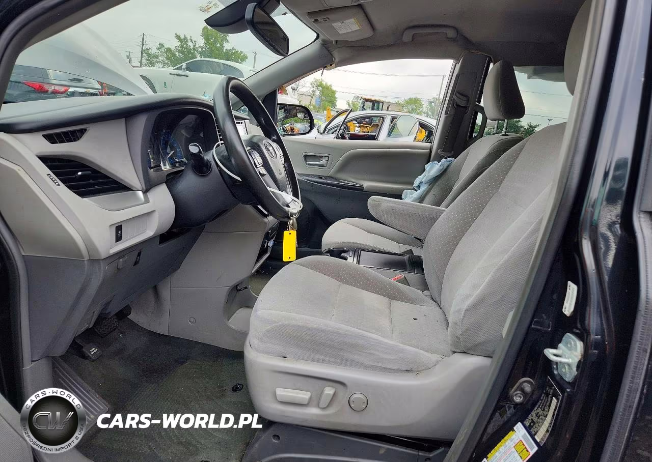 2018 Toyota Sienna Le VIN:5TDKZ3DC8JS902396 - 7