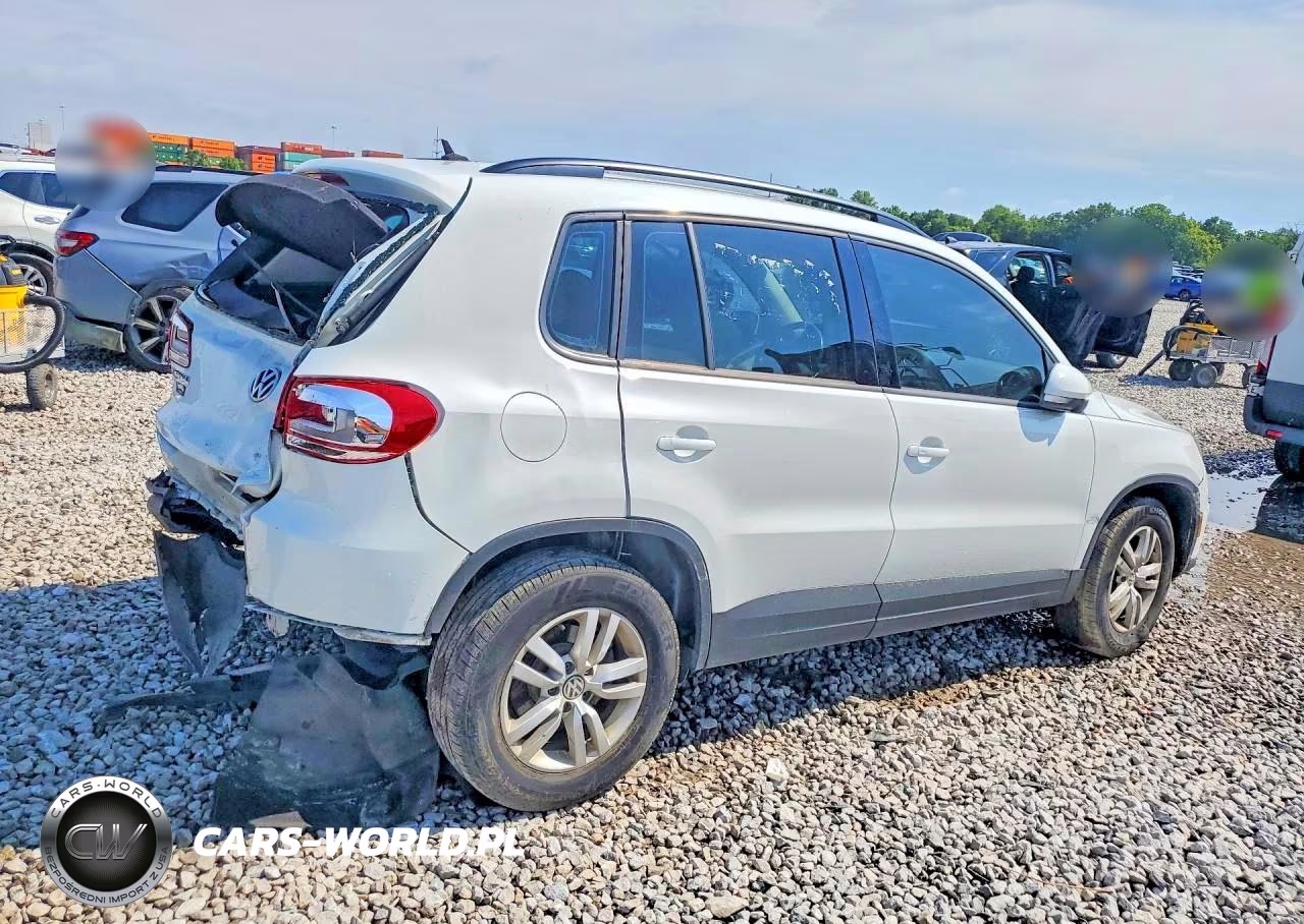 2016 Volkswagen Tiguan S VIN:WVGBV7AX6GW513562 - 3