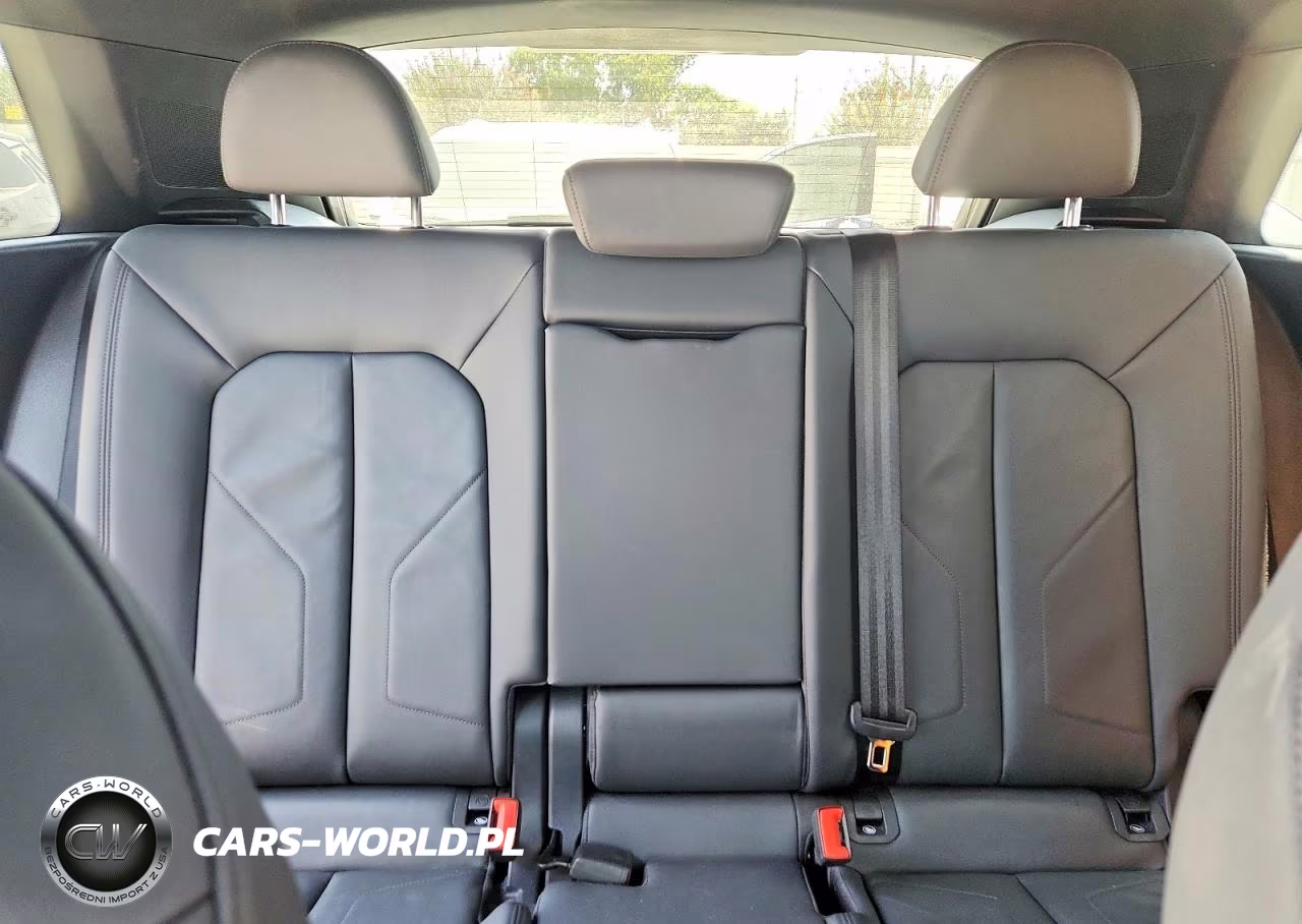 2020 Audi Q3 Premium Plus S-Line VIN:WA1EECF39L1105560 - 10
