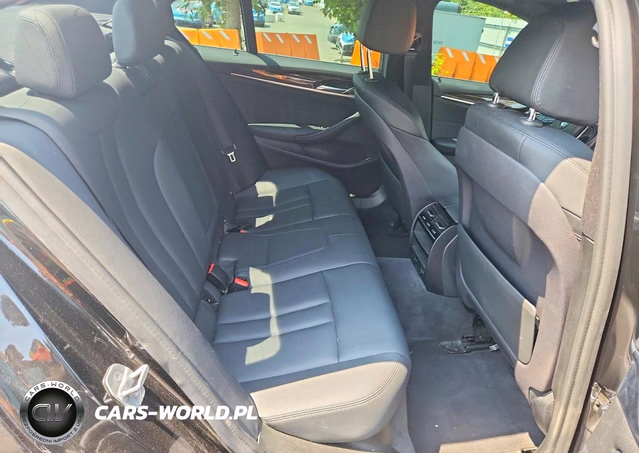 2019 BMW 530 I VIN:WBAJA5C58KWA58184 - 10