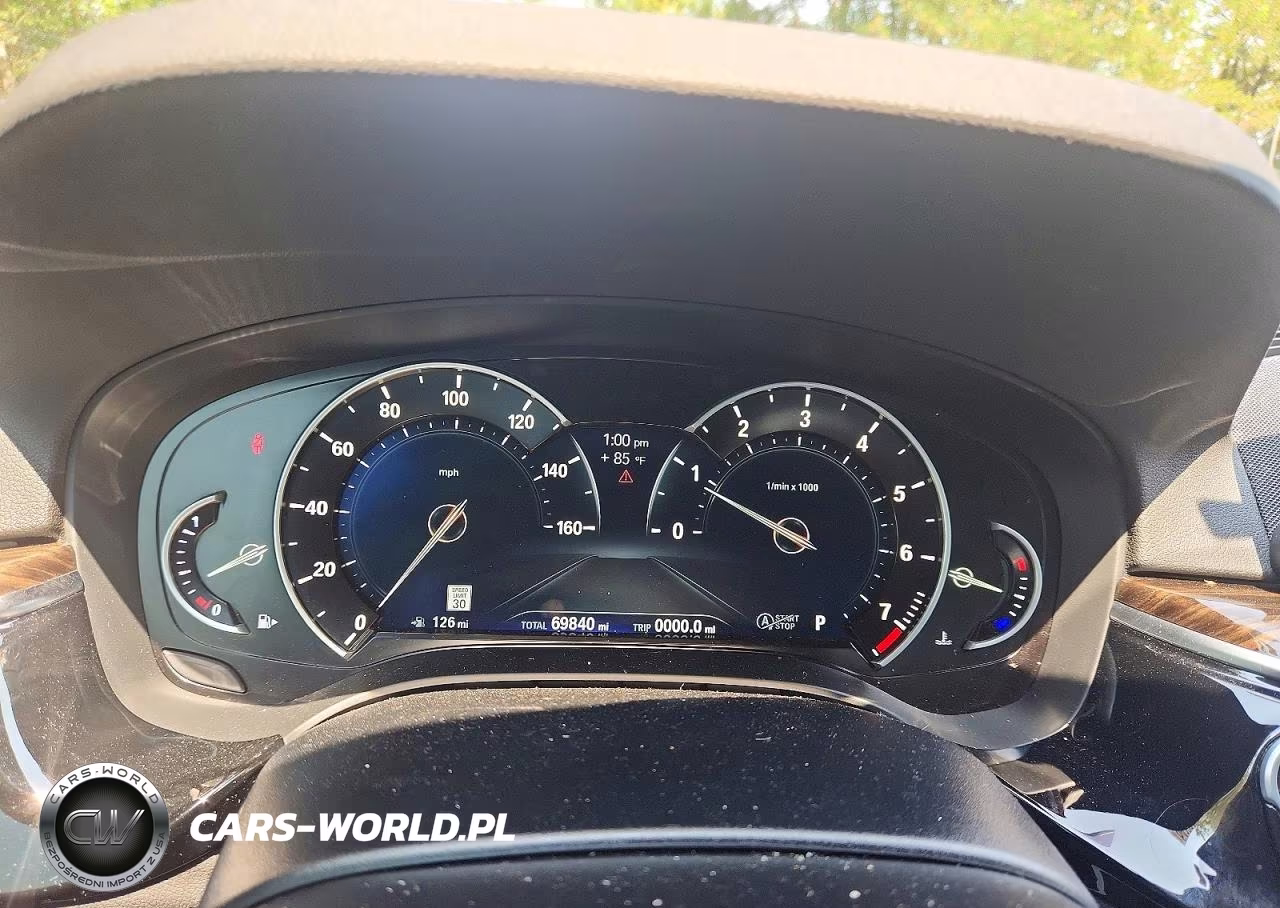 2019 BMW 530 I VIN:WBAJA5C58KWA58184 - 9