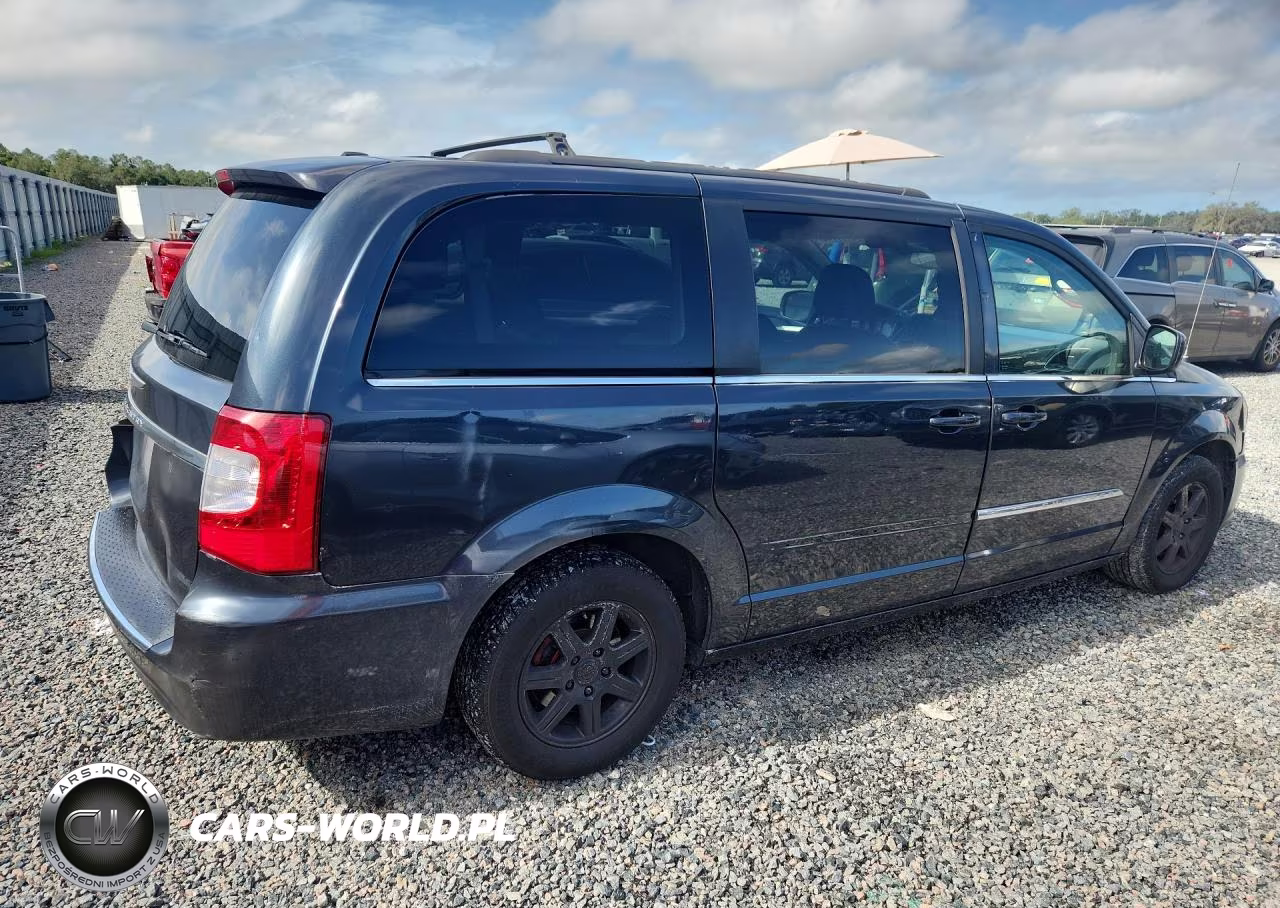 2013 Chrysler Town & Country Touring VIN:2C4RC1BG5DR594353 - 3