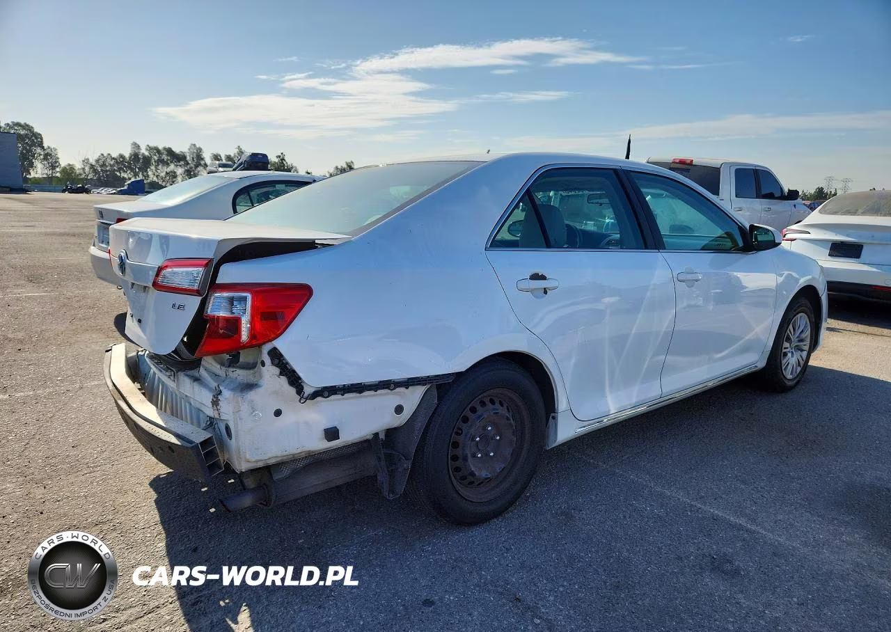 2013 Toyota Camry Le VIN:4T1BF1FK3DU284143 - 3