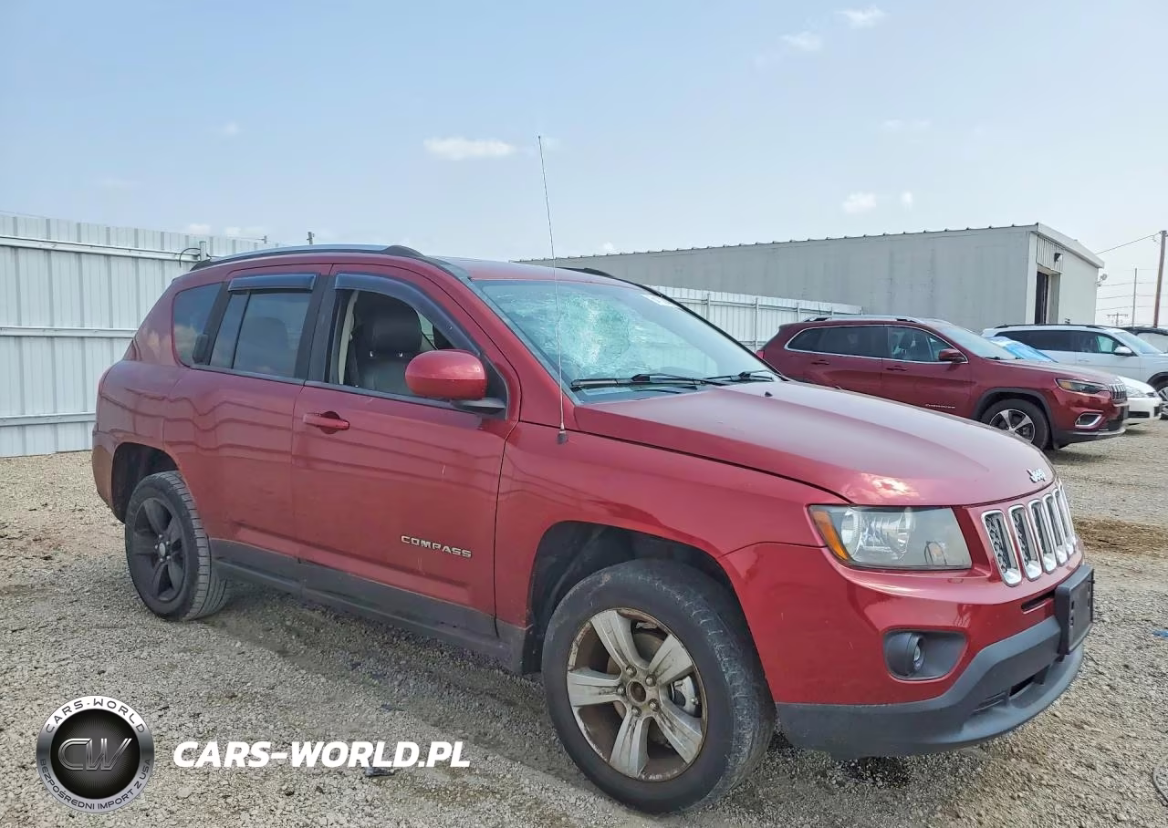 2014 Jeep Compass Latitude VIN:1C4NJCEB0ED585936 - 4