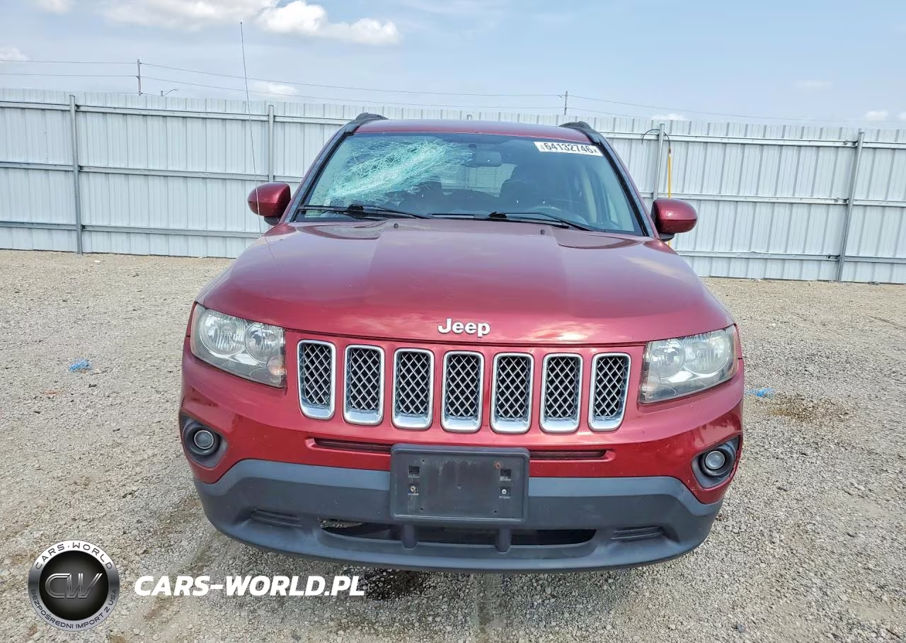 2014 Jeep Compass Latitude VIN:1C4NJCEB0ED585936 - 5