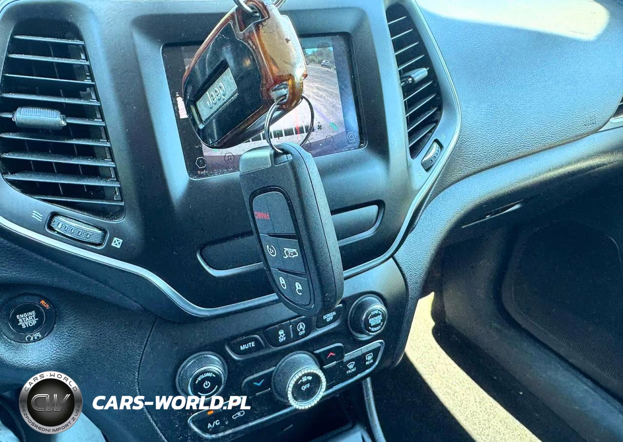 2019 Jeep Cherokee Latitude Plus VIN:1C4PJMLB9KD182017 - 11