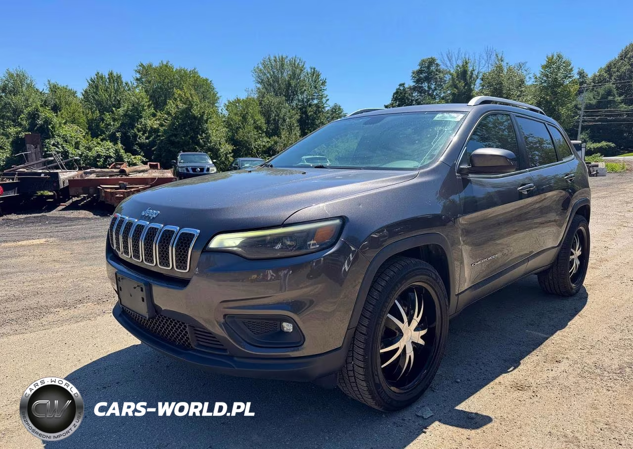2019 Jeep Cherokee Latitude Plus VIN:1C4PJMLB9KD182017 - 2