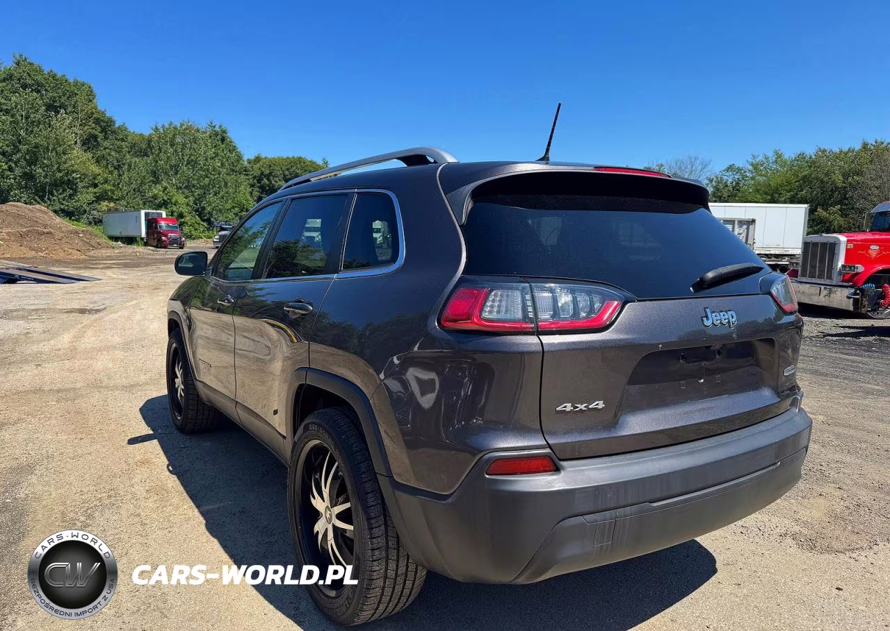 2019 Jeep Cherokee Latitude Plus VIN:1C4PJMLB9KD182017 - 3