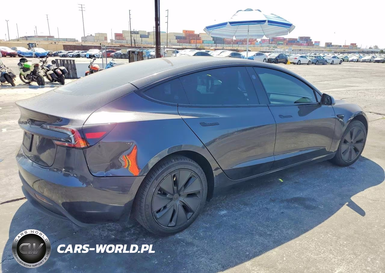 2024 Tesla Model 3 VIN:5YJ3E1EAXRF847080 - 3