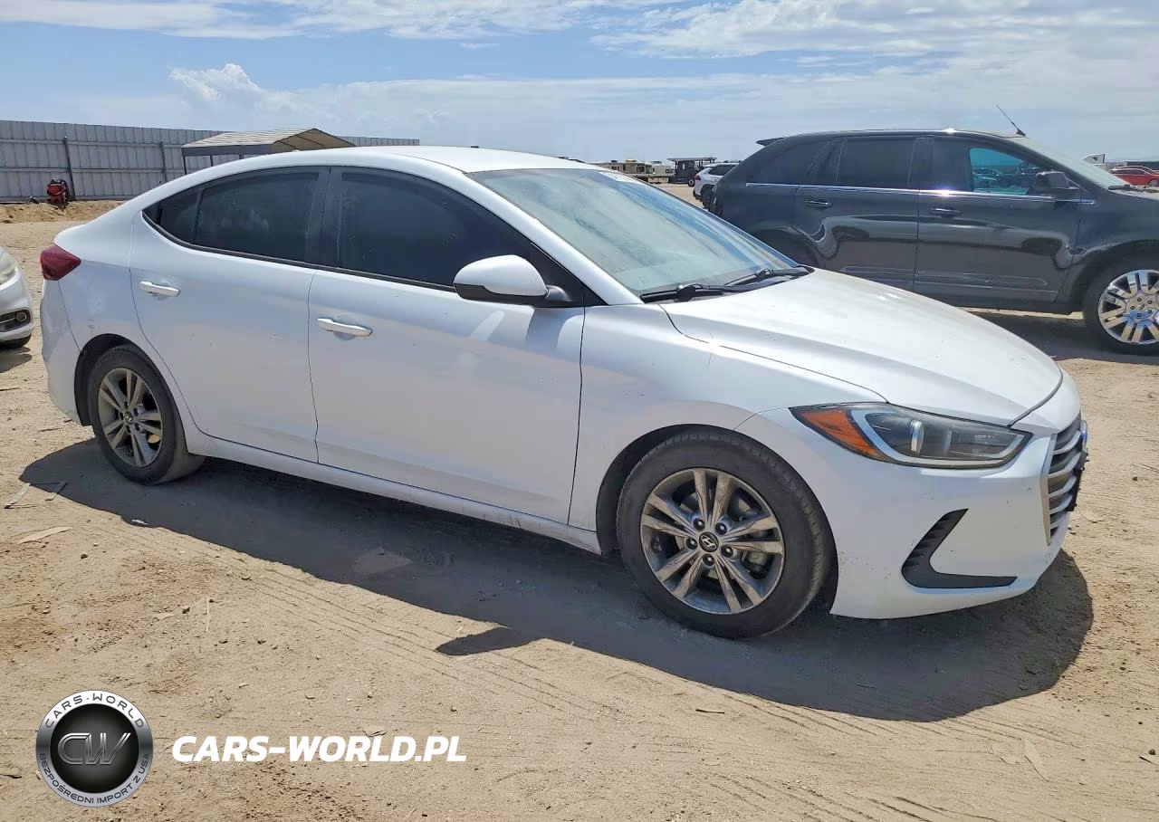 2018 Hyundai Elantra Sel VIN:5NPD84LF9JH361040 - 4