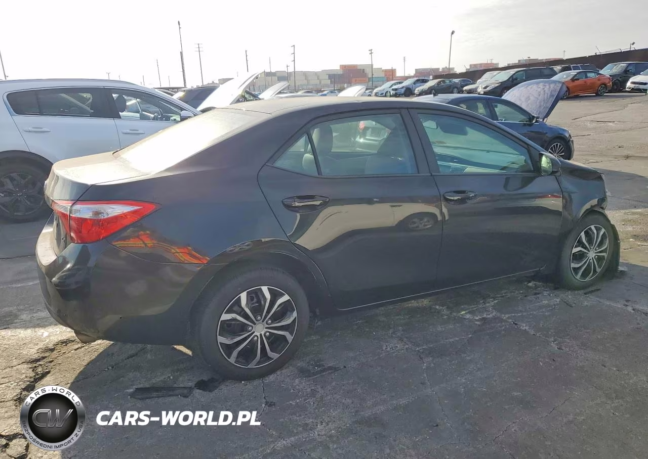 2015 Toyota Corolla Le VIN:2T1BURHE4FC417346 - 3