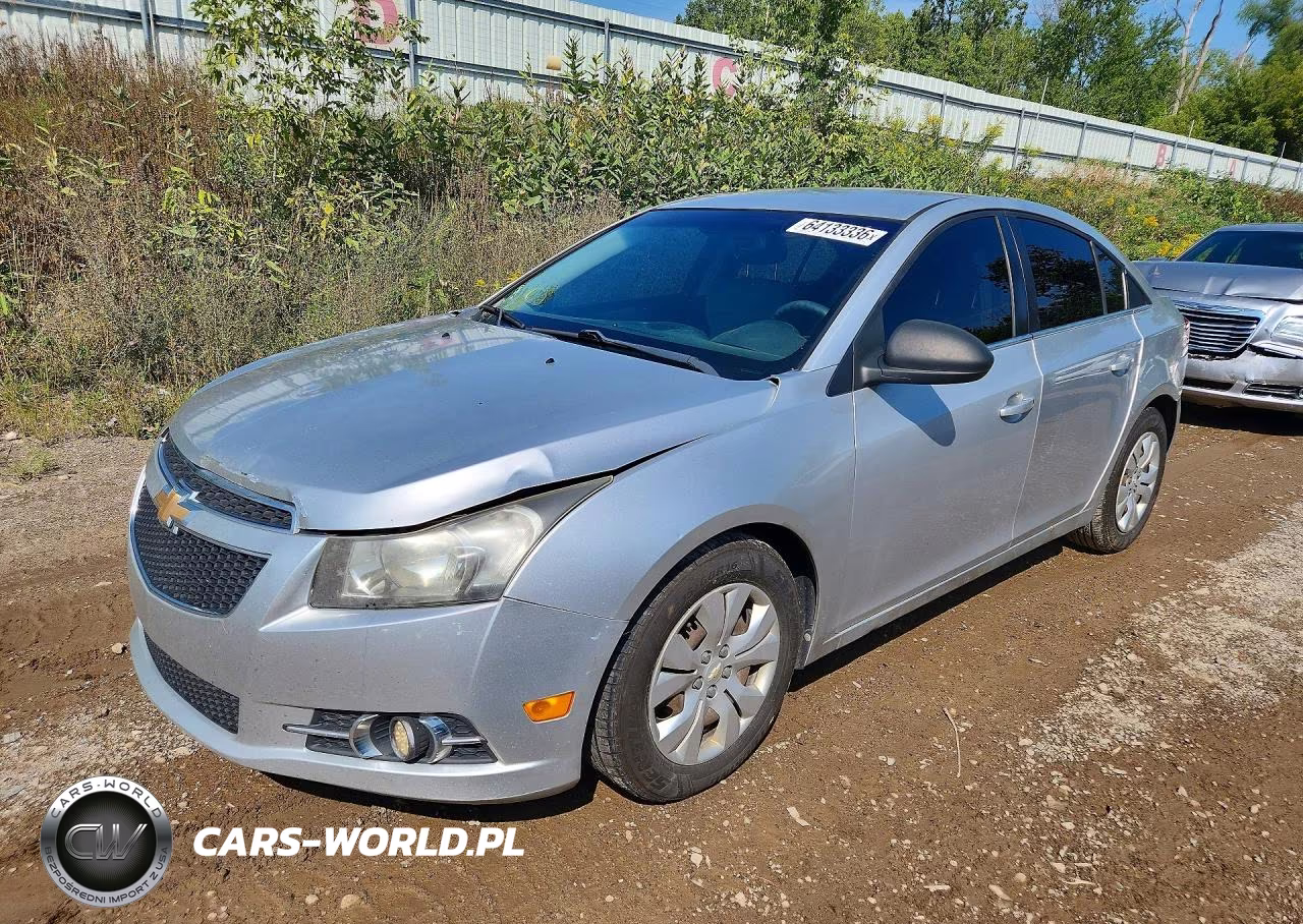 2012 Chevrolet Cruze Ls – zdjęcie 1 z 12