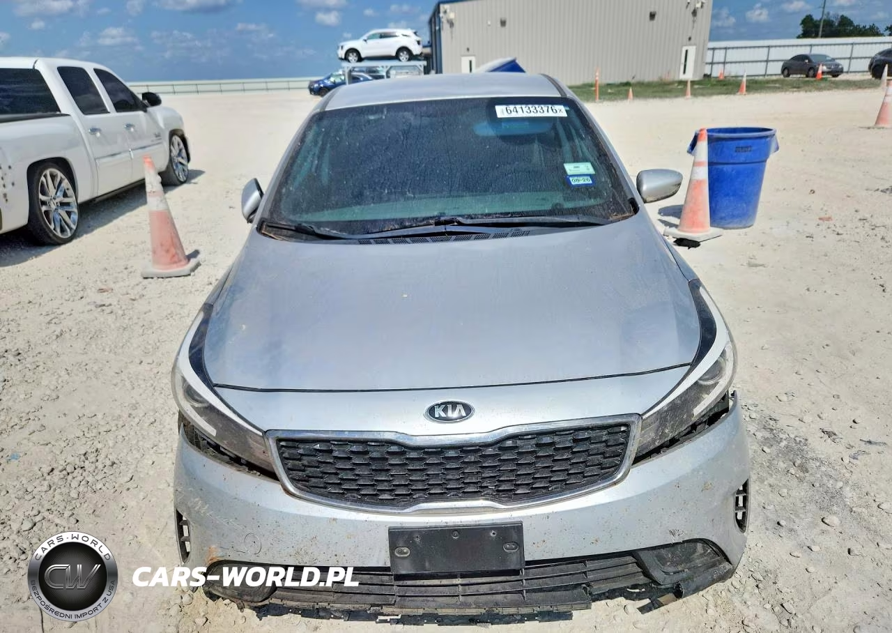 2017 Kia Forte Lx VIN:3KPFK4A76HE072184 - 5