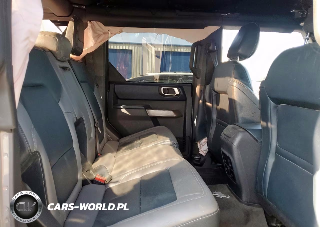 2022 Ford Bronco Base VIN:1FMEE5DP4NLA93697 - 11