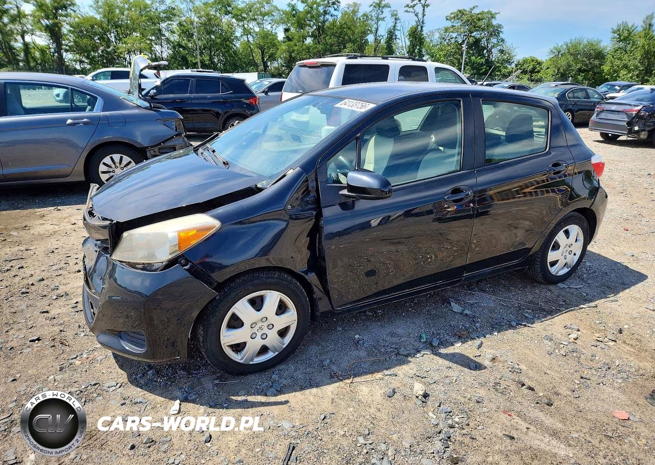 2012 Toyota Yaris 5-Door Le – zdjęcie 1 z 12