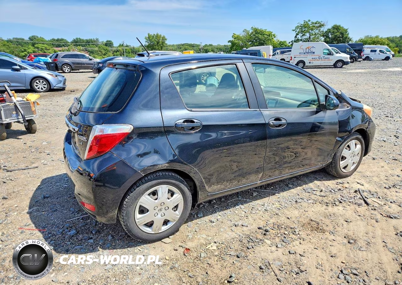 2012 Toyota Yaris 5-Door Le VIN:JTDKTUD36CD520938 - 3