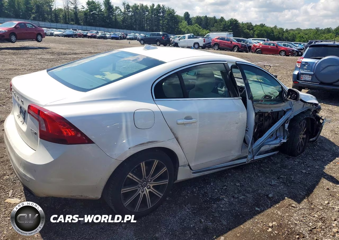 2017 Volvo S60 Platinum VIN:LYV402TM2HB126080 - 3