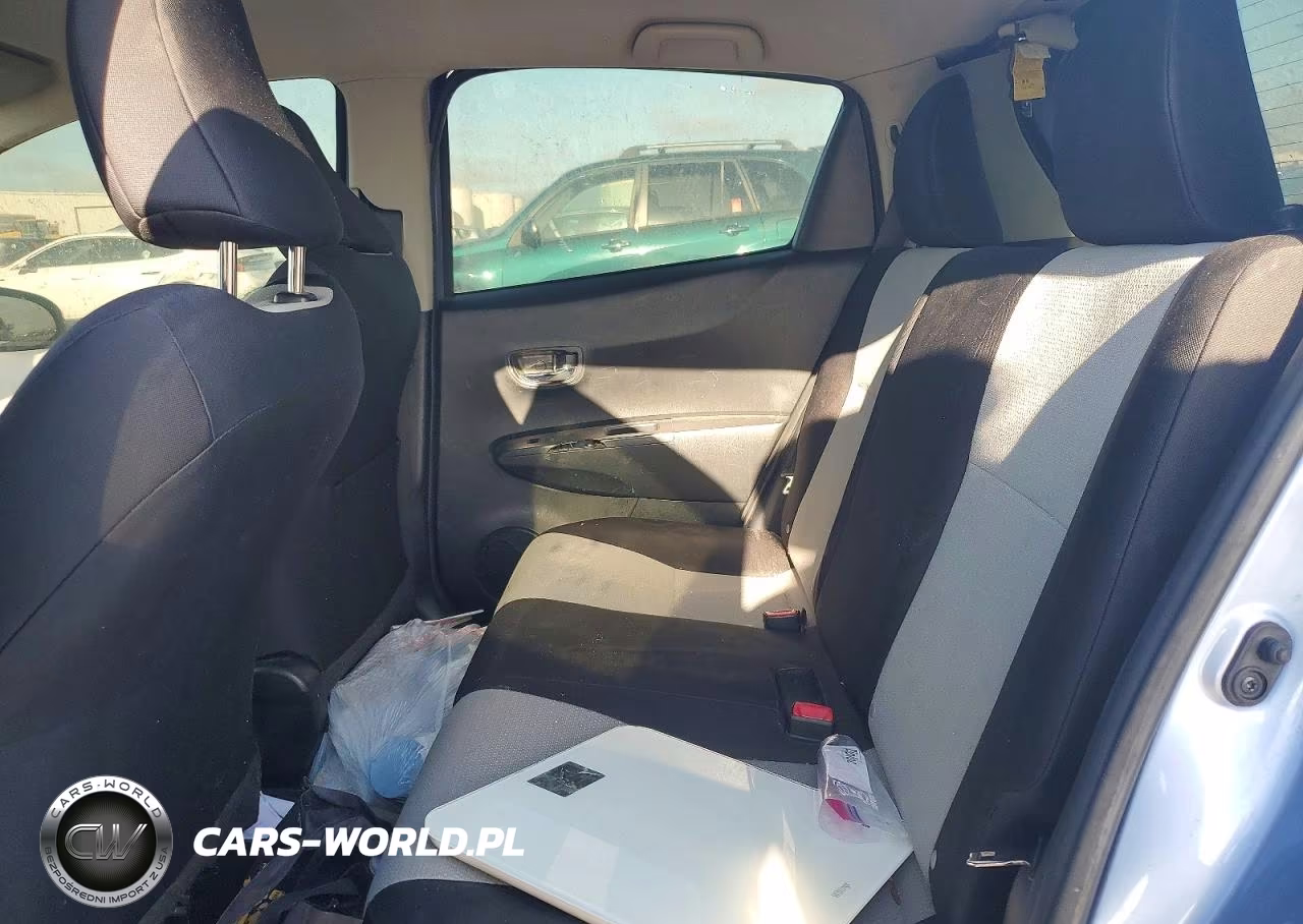 2014 Toyota Yaris 5-Door Le VIN:JTDKTUD36ED574601 - 10