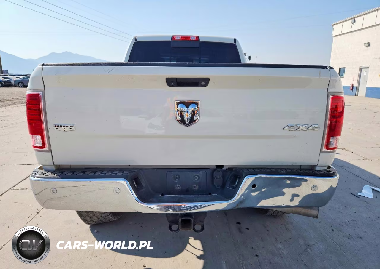 2018 Ram 2500 Laramie VIN:3C6UR5NL9JG117989 - 6