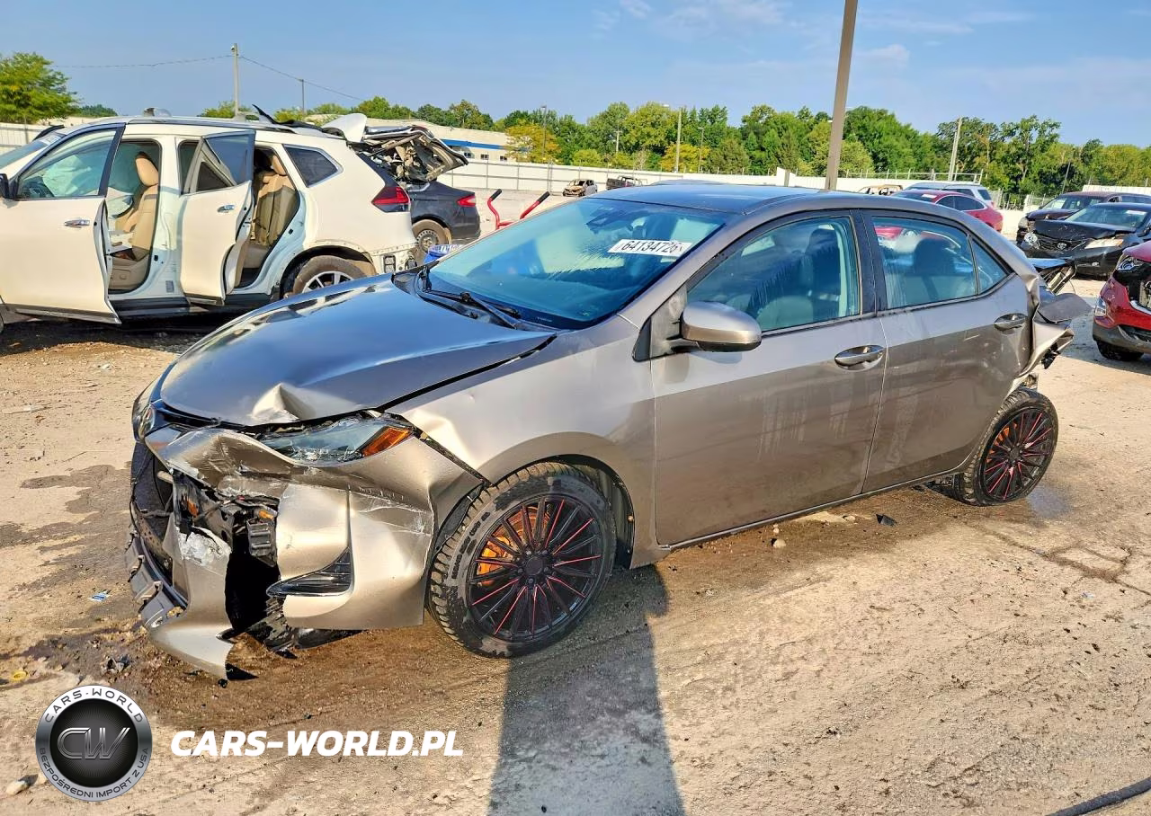 2018 Toyota Corolla Le VIN:2T1BURHE8JC095061 - 1