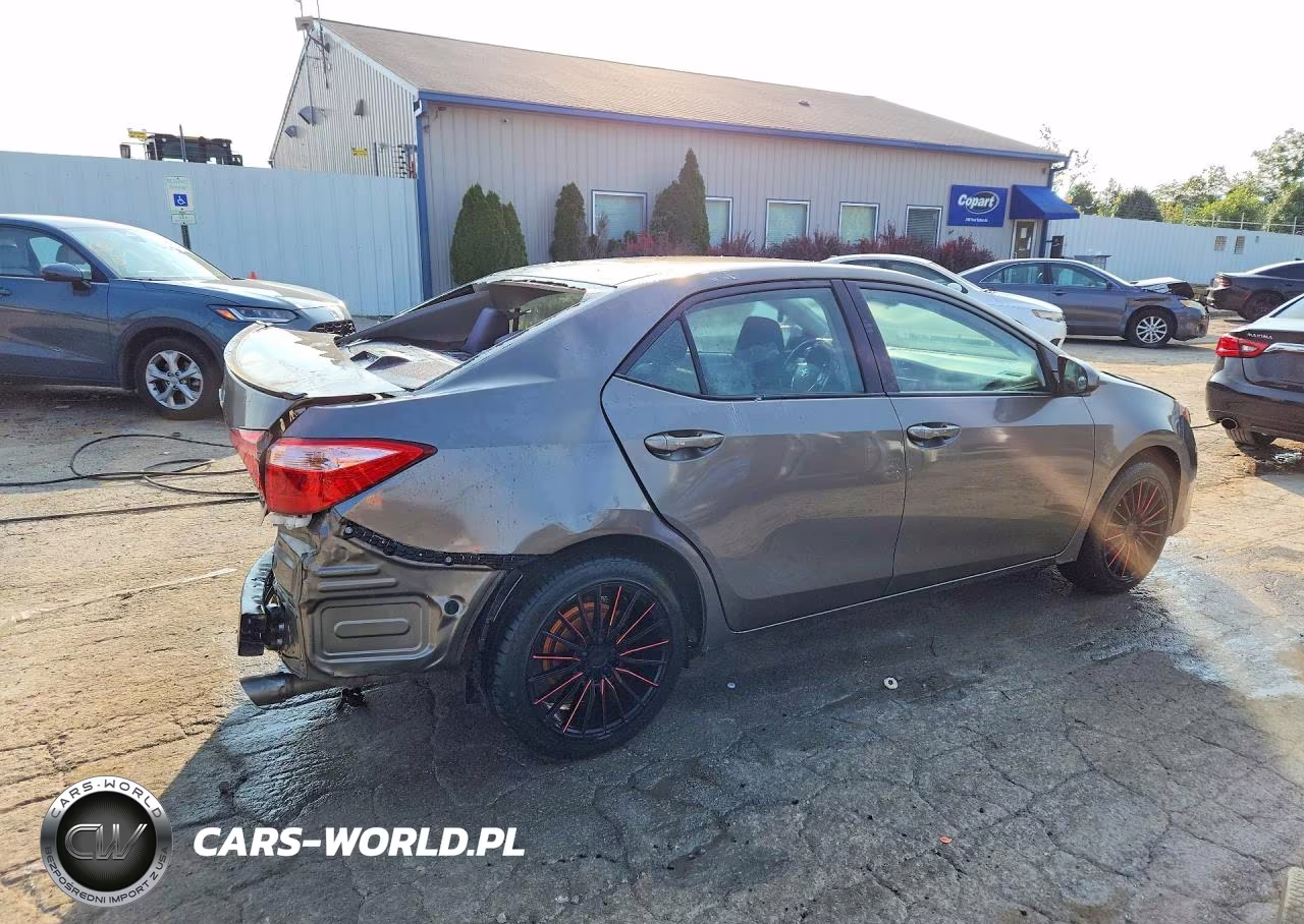 2018 Toyota Corolla Le VIN:2T1BURHE8JC095061 - 3
