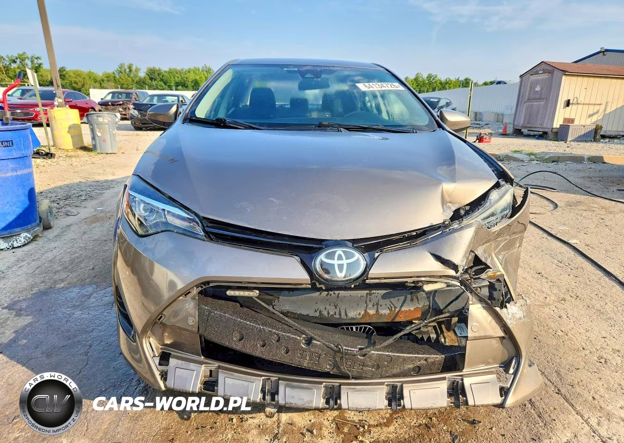 2018 Toyota Corolla Le VIN:2T1BURHE8JC095061 - 5