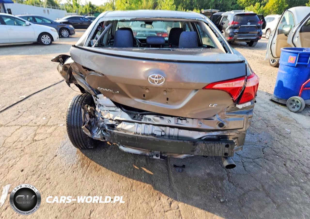 2018 Toyota Corolla Le VIN:2T1BURHE8JC095061 - 6
