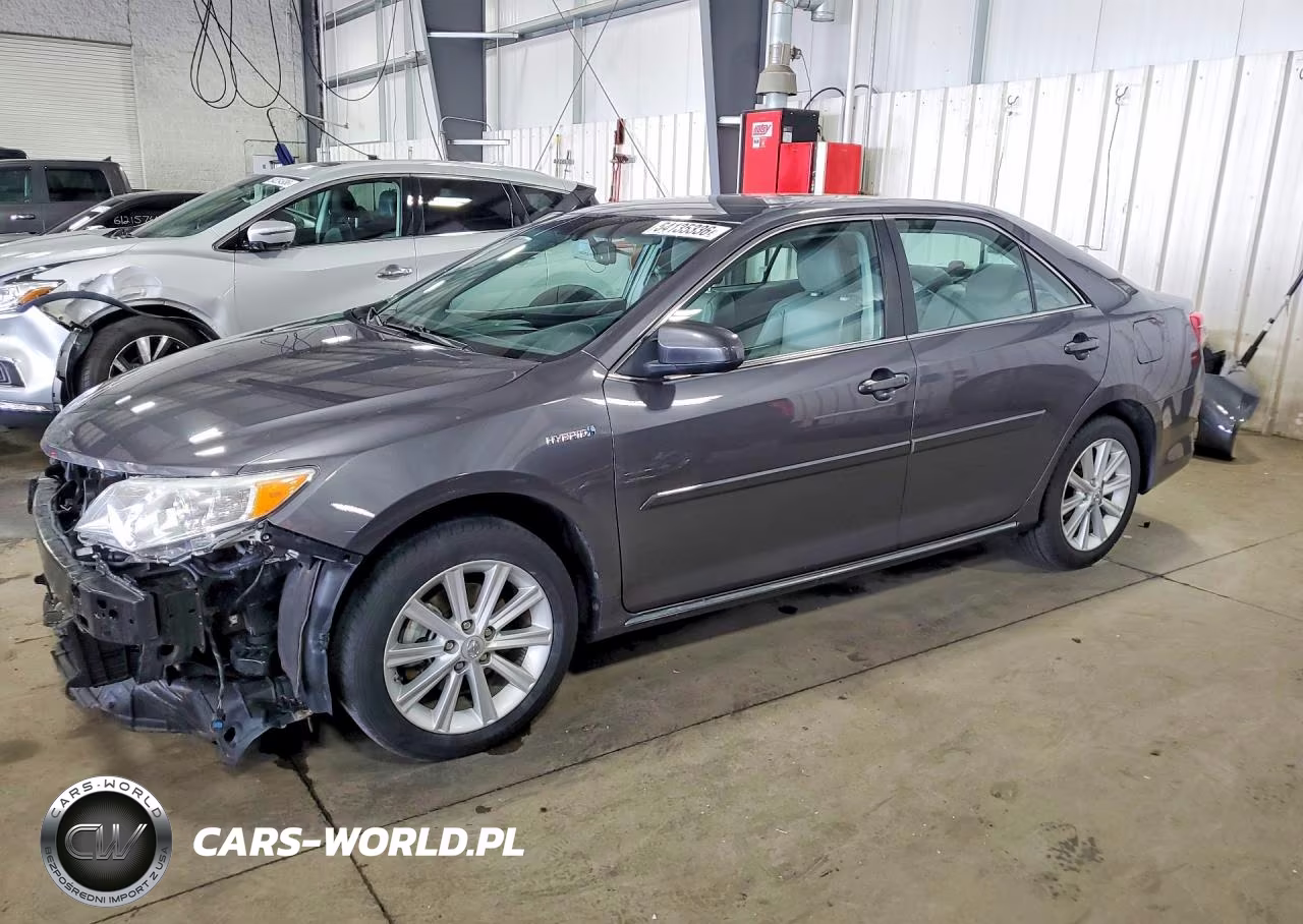 2014 Toyota Camry Hybrid Xle – zdjęcie 1 z 13