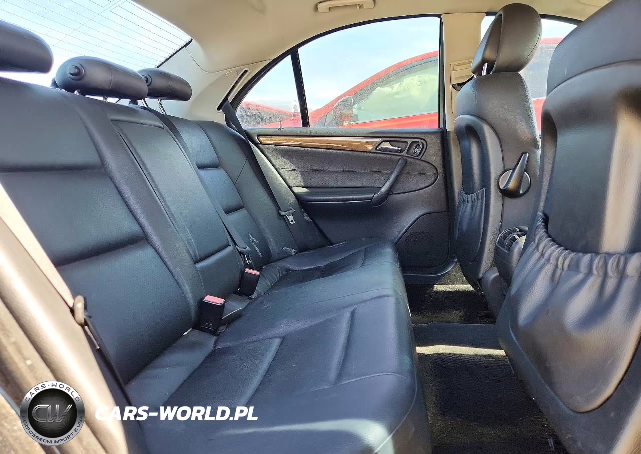 2007 Mercedes-Benz C 230 VIN:WDBRF52H37F902573 - 10