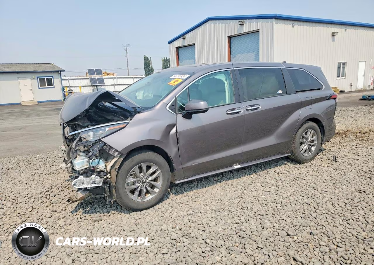 2022 Toyota Sienna Xle – zdjęcie 1 z 13