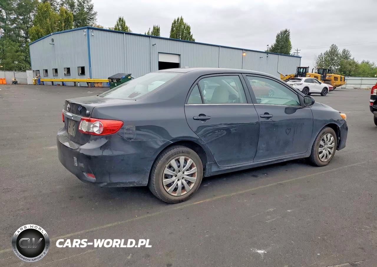 2013 Toyota Corolla Le VIN:2T1BU4EE8DC125784 - 3
