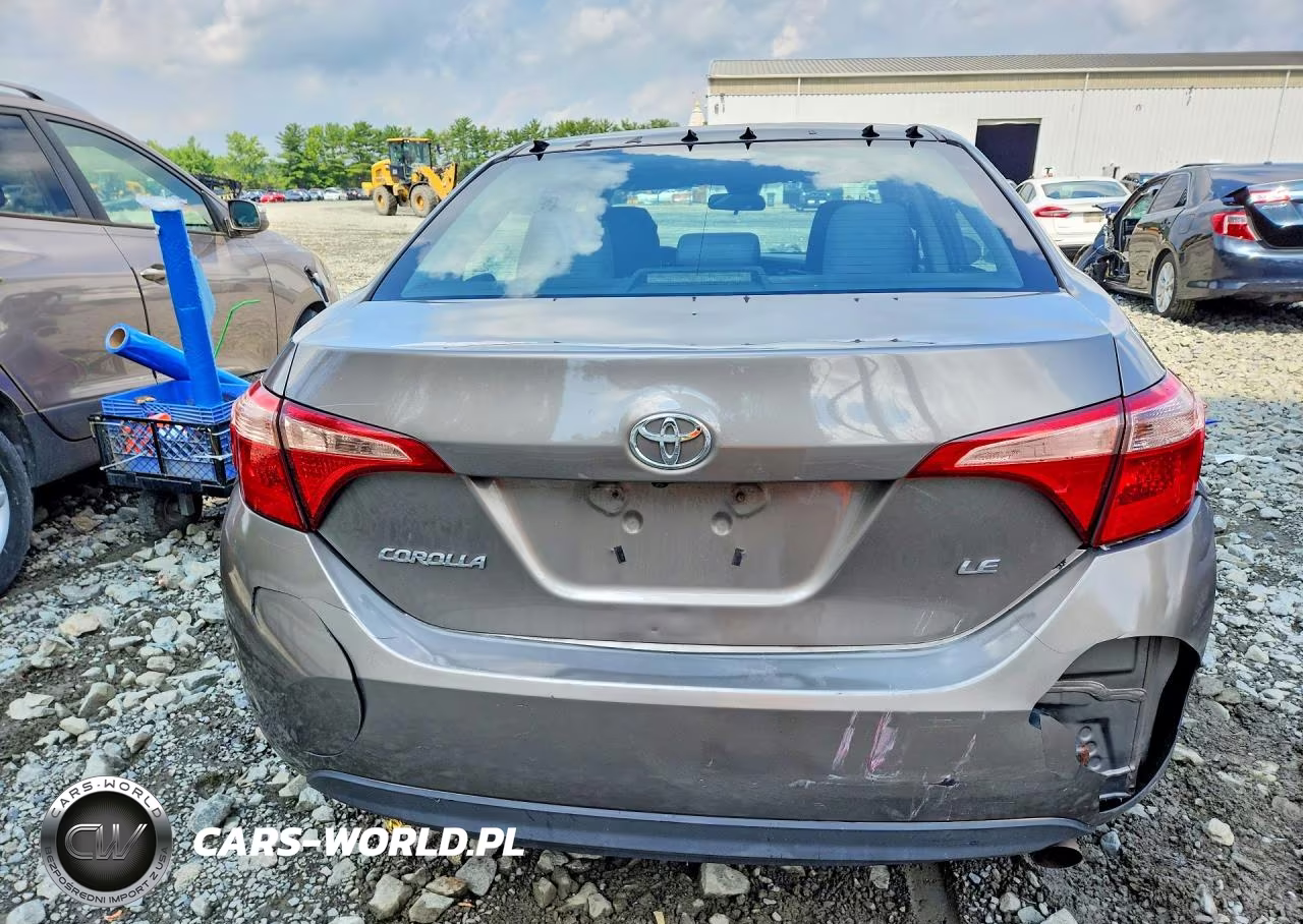 2018 Toyota Corolla Le VIN:2T1BURHE4JC972399 - 6