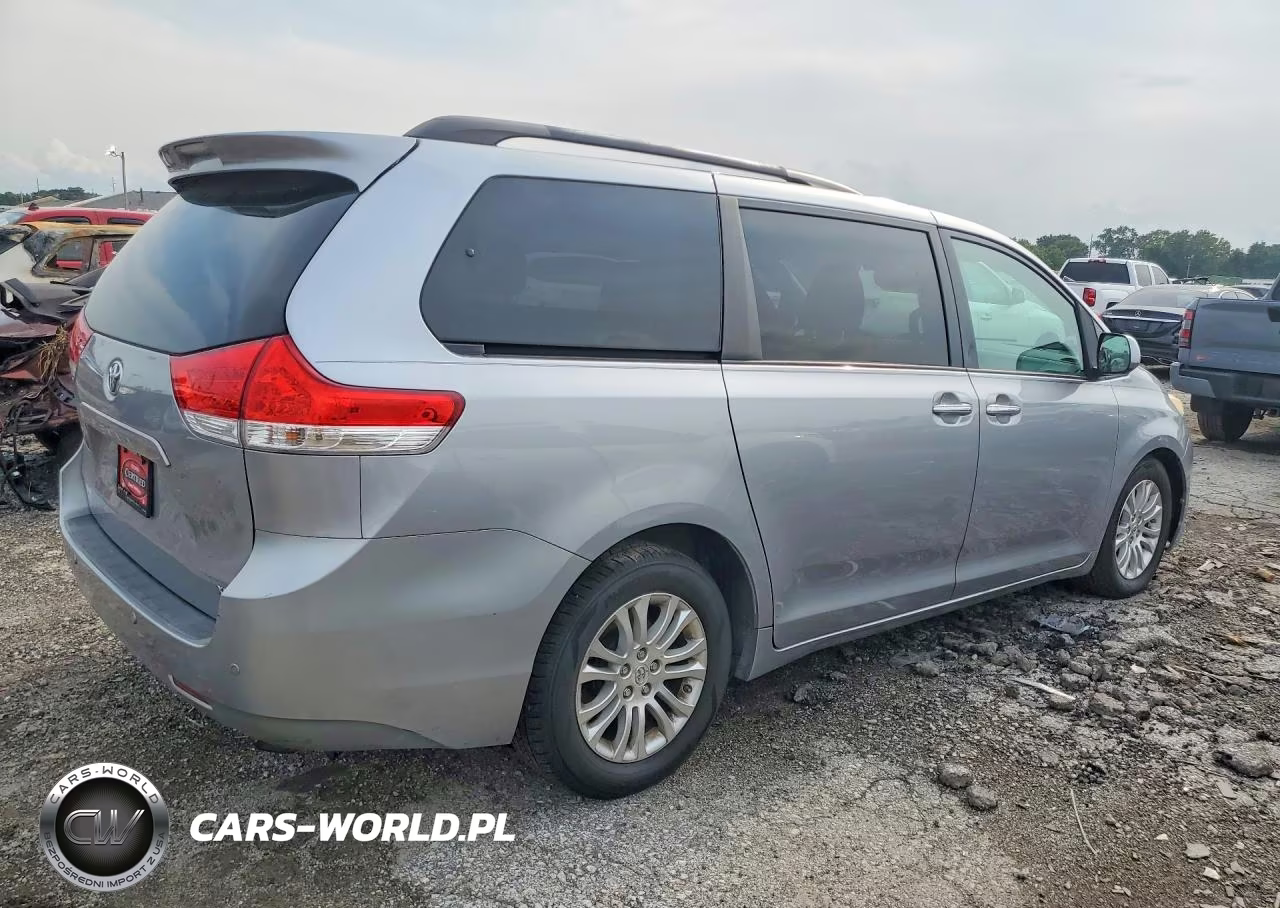 2011 Toyota Sienna Xle 8-Passenger VIN:5TDYK3DC6BS039551 - 3